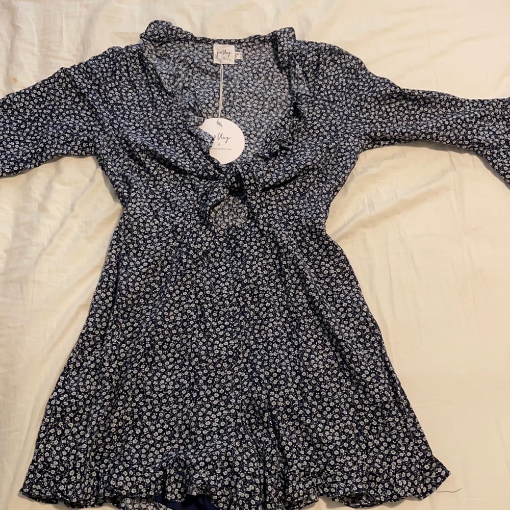 BLUE AND WHITE FLORAL PRINT ROMPER SIZE 6